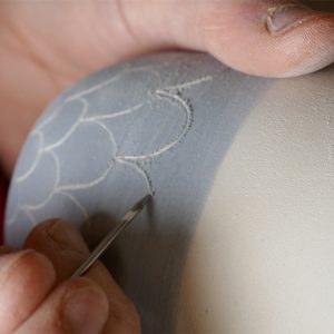 photo de décor au sgraffite sur engobe